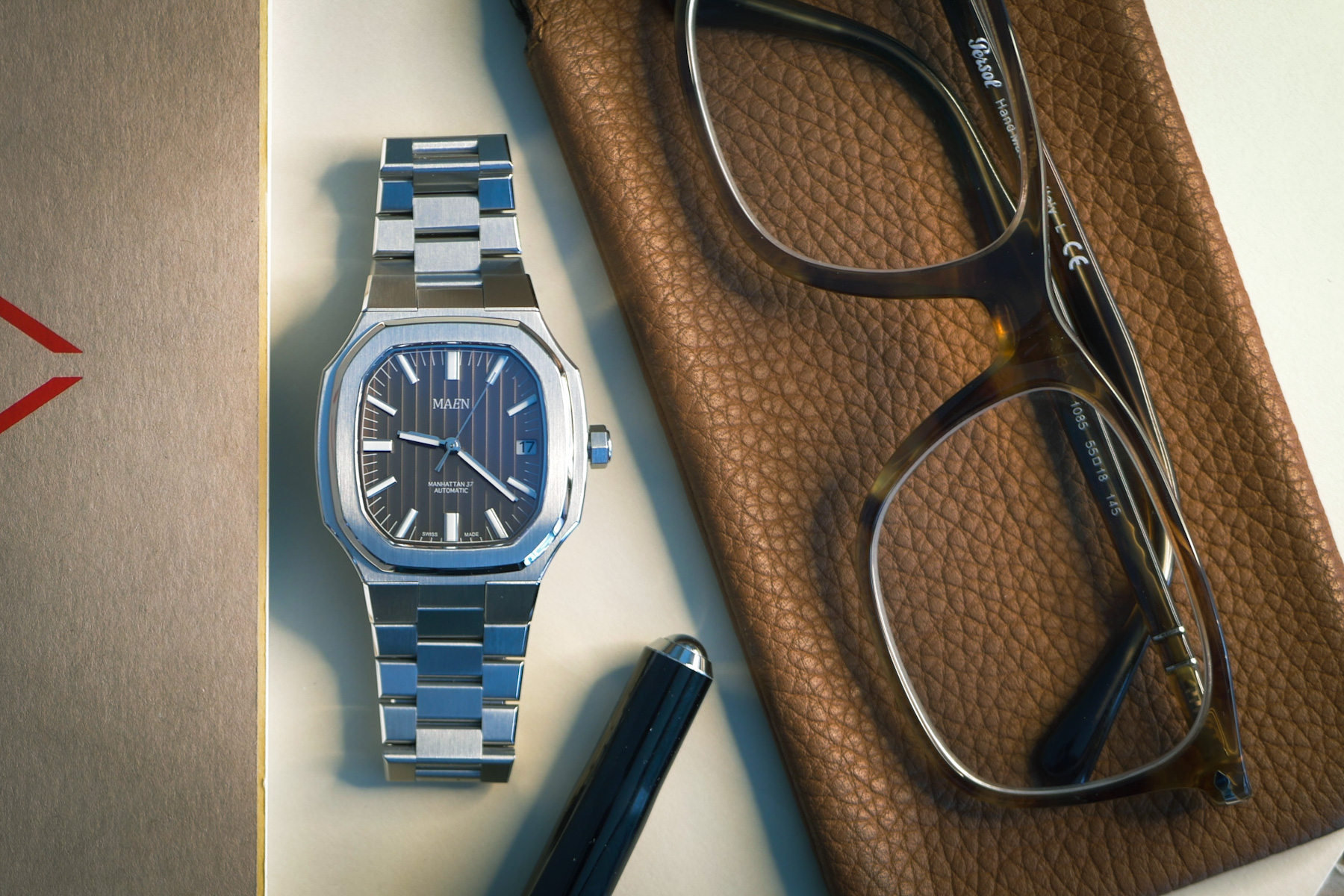 Hands-On: The New MAEN Manhattan 37 — Sleek, Slender Style With A High ’70s Glam Factor