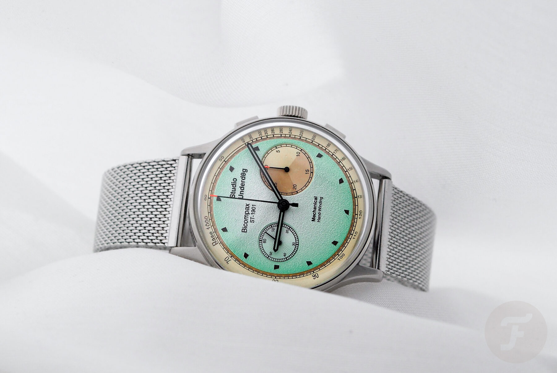 Strap Check: A Perfect NOS Milanese Bracelet For My Studio Underd0g Mint Ch0c Chip