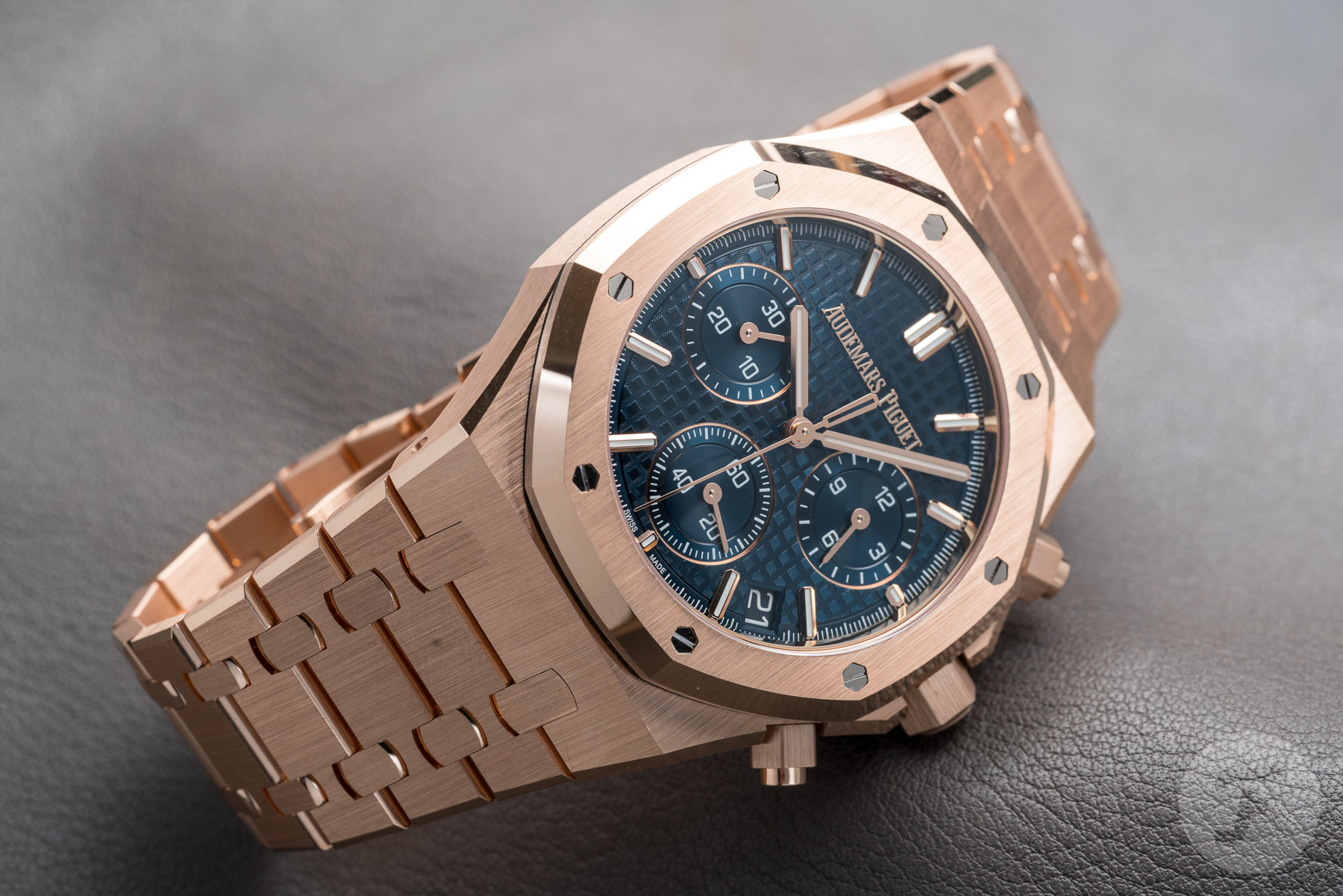 Hands-On: The 41mm Royal Oak Selfwinding Chronograph 50th Anniversary