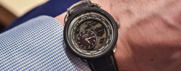 Hands-on – The Hermès Arceau Le Temps Voyageur Reinterprets the Travel Watch