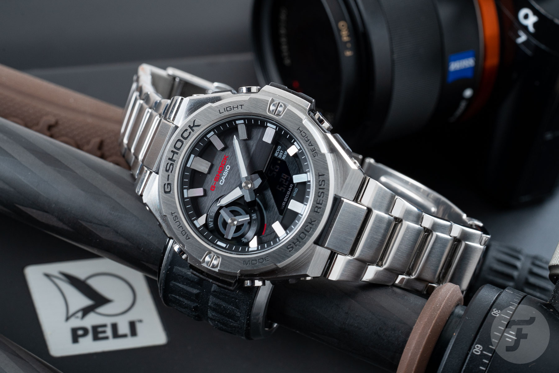 Casio G-STEEL GST-B5000 — The Newest And Thinnest Steel G-Shock With A CasiOak-esque Dial