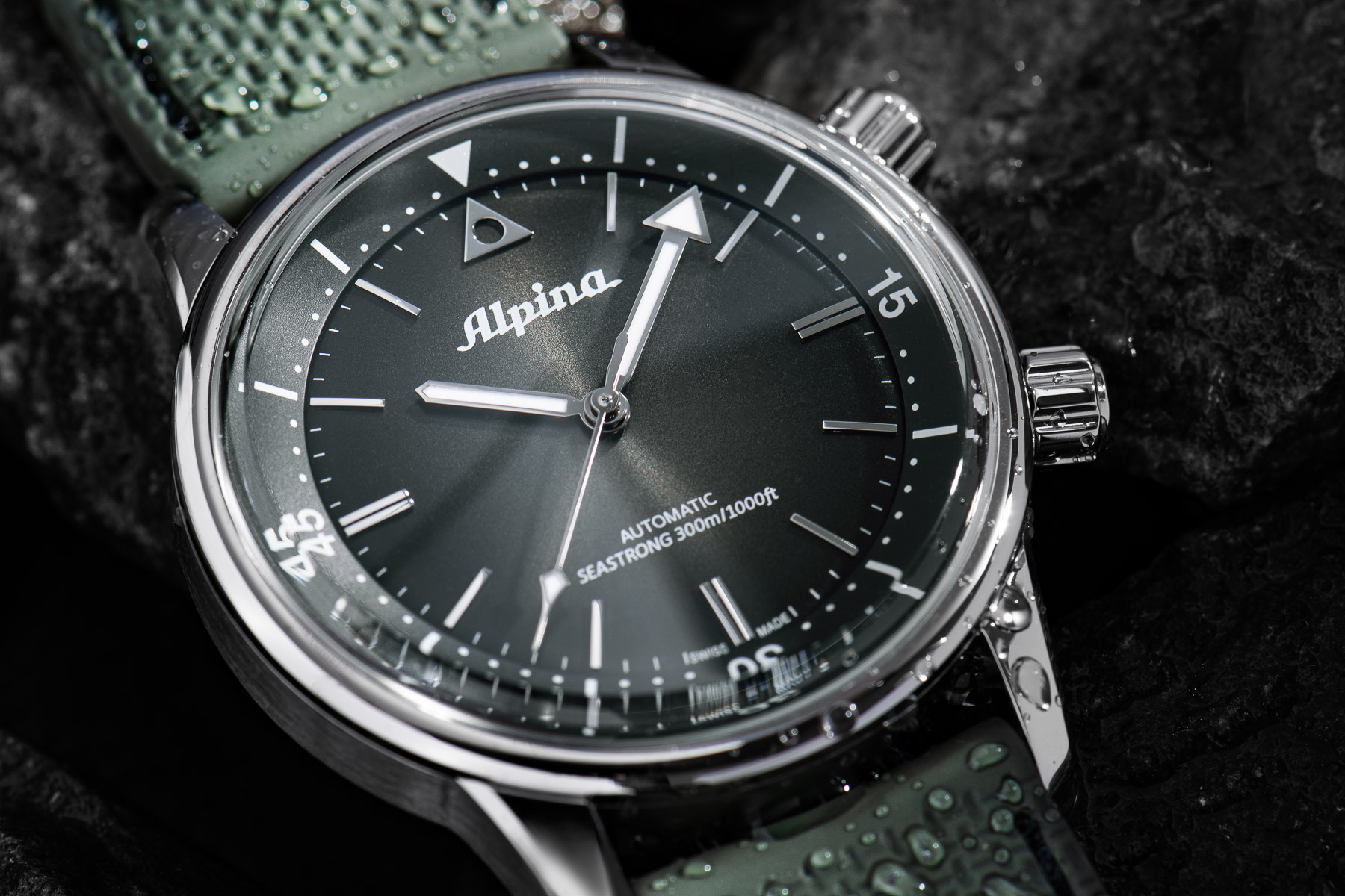 Introducing: A New Colorway For The Alpina Seastrong Diver 300 Heritage