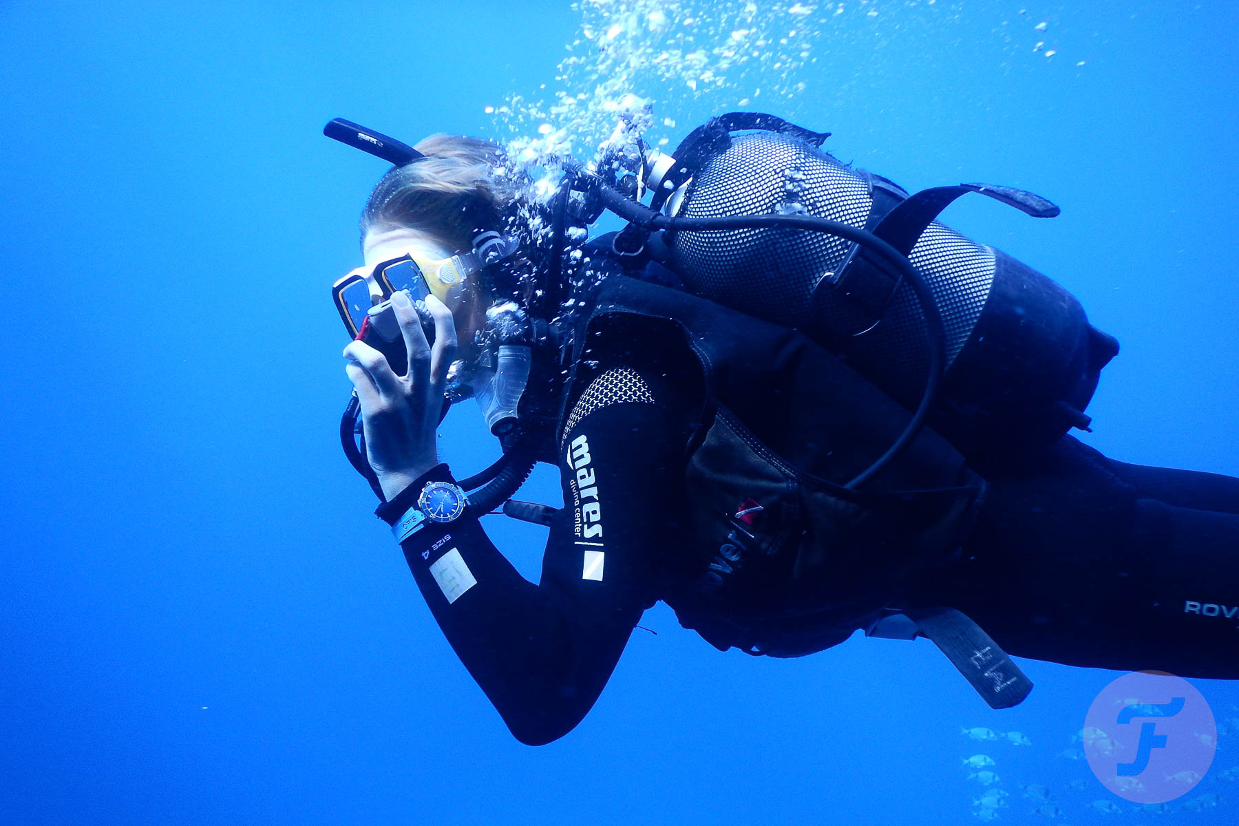Diving With The Bicolor Oris Aquis Date Calibre 400