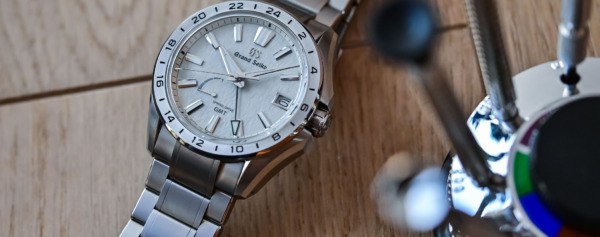 Hands-on – The Grand Seiko Mist Flake GMT SBGE285 Has A LOT To Offer