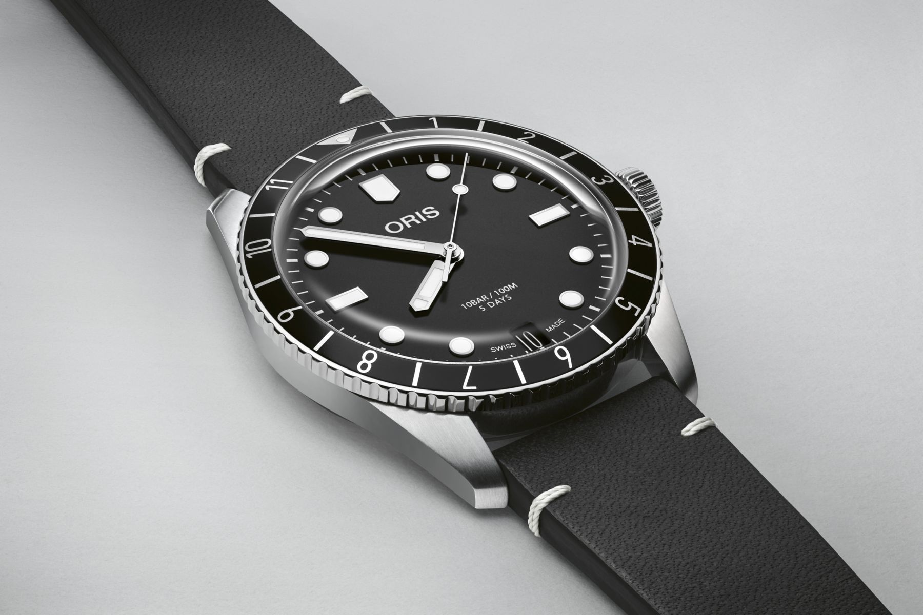 Introducing: Oris Divers Sixty-Five 12 Hour Calibre 400 And A Trio Of Aquis Date 36.5mm Mother Of Pearl Models