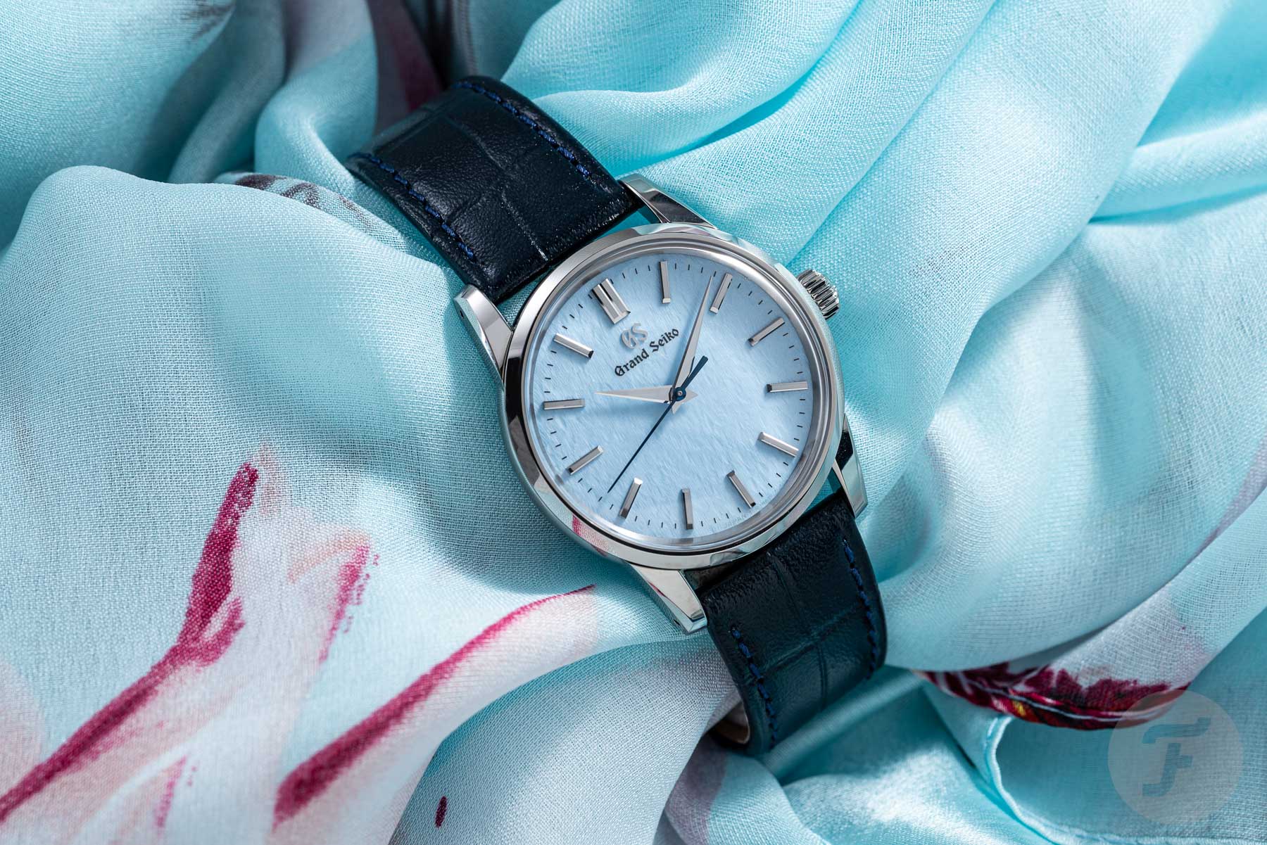 Hands-On: The Grand Seiko SBGX353 Skyflake Makes 34mm The New 36