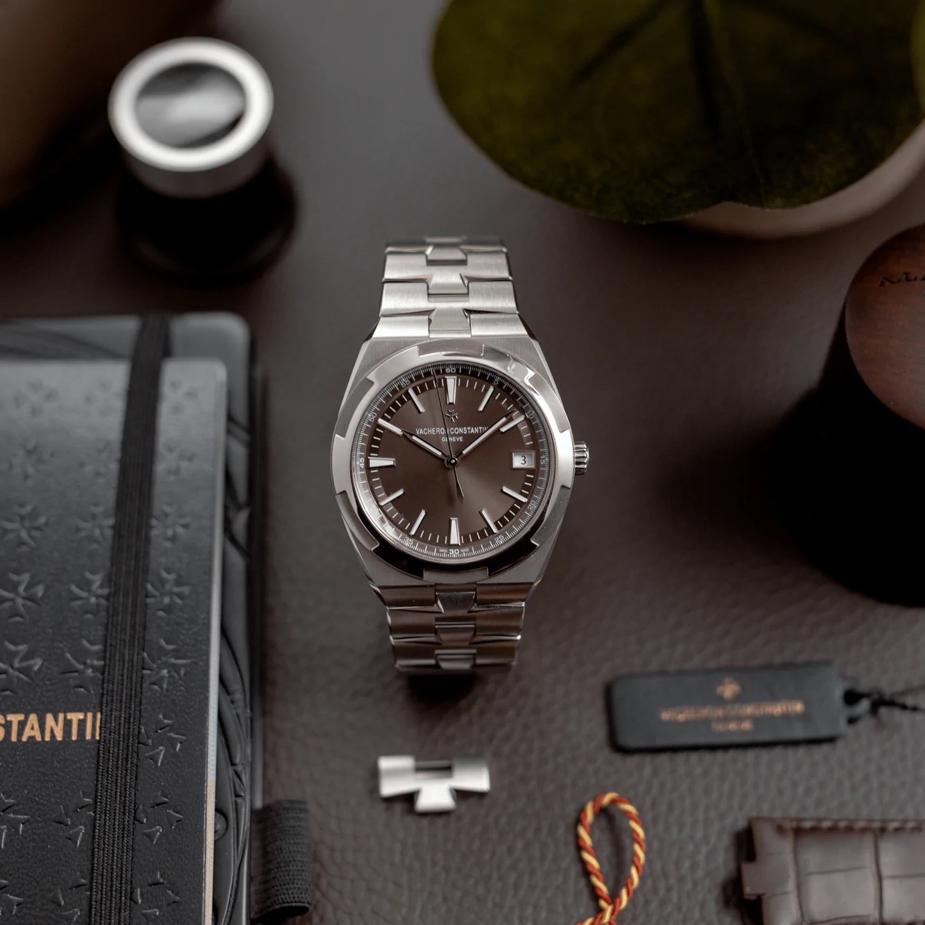Dear Vacheron Constantin, Bring Back The Overseas 4500V With The Stunning Brown Dial