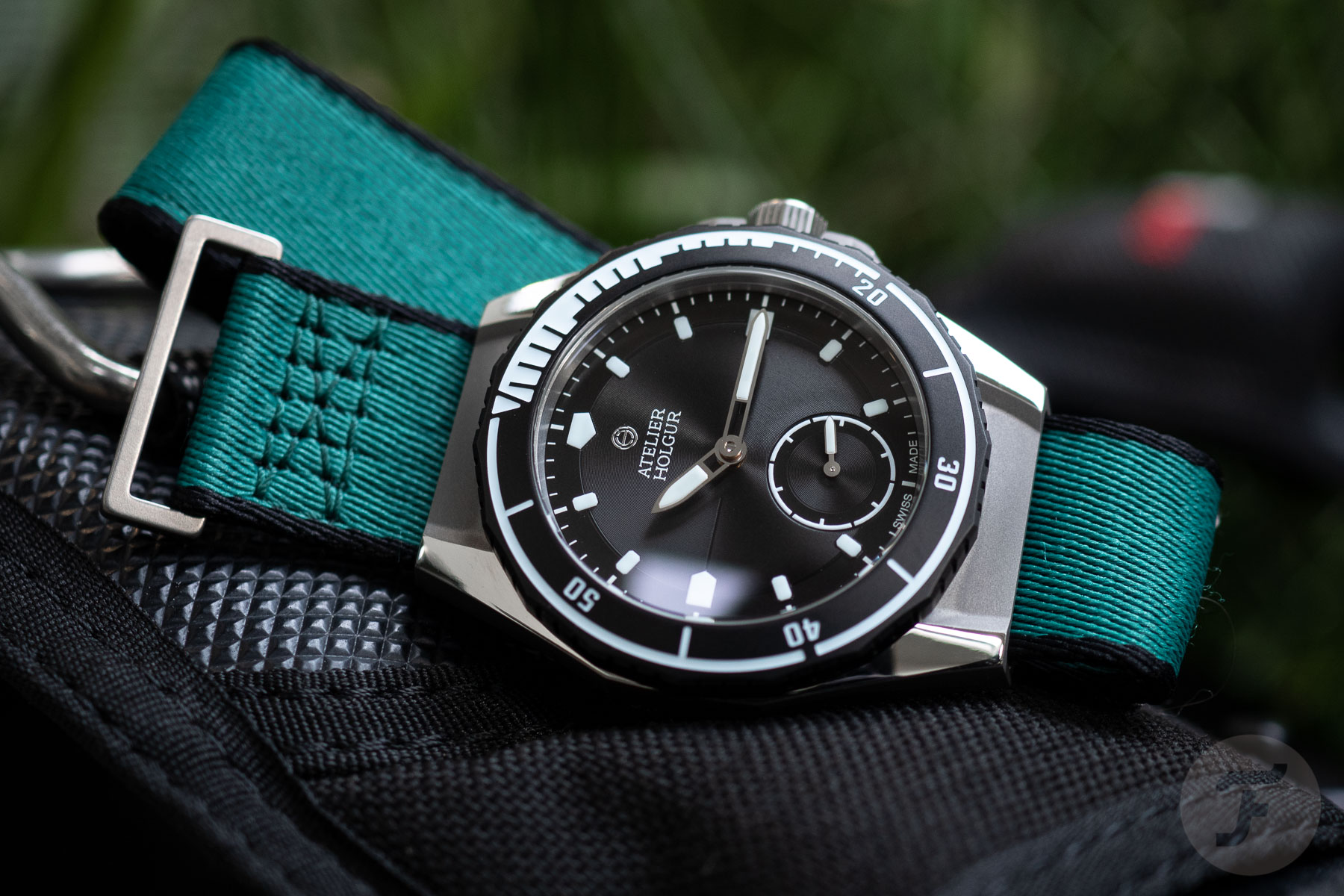 Hands-On With The Atelier Holgur Frømand — A New-Generation Luxury Dive Watch