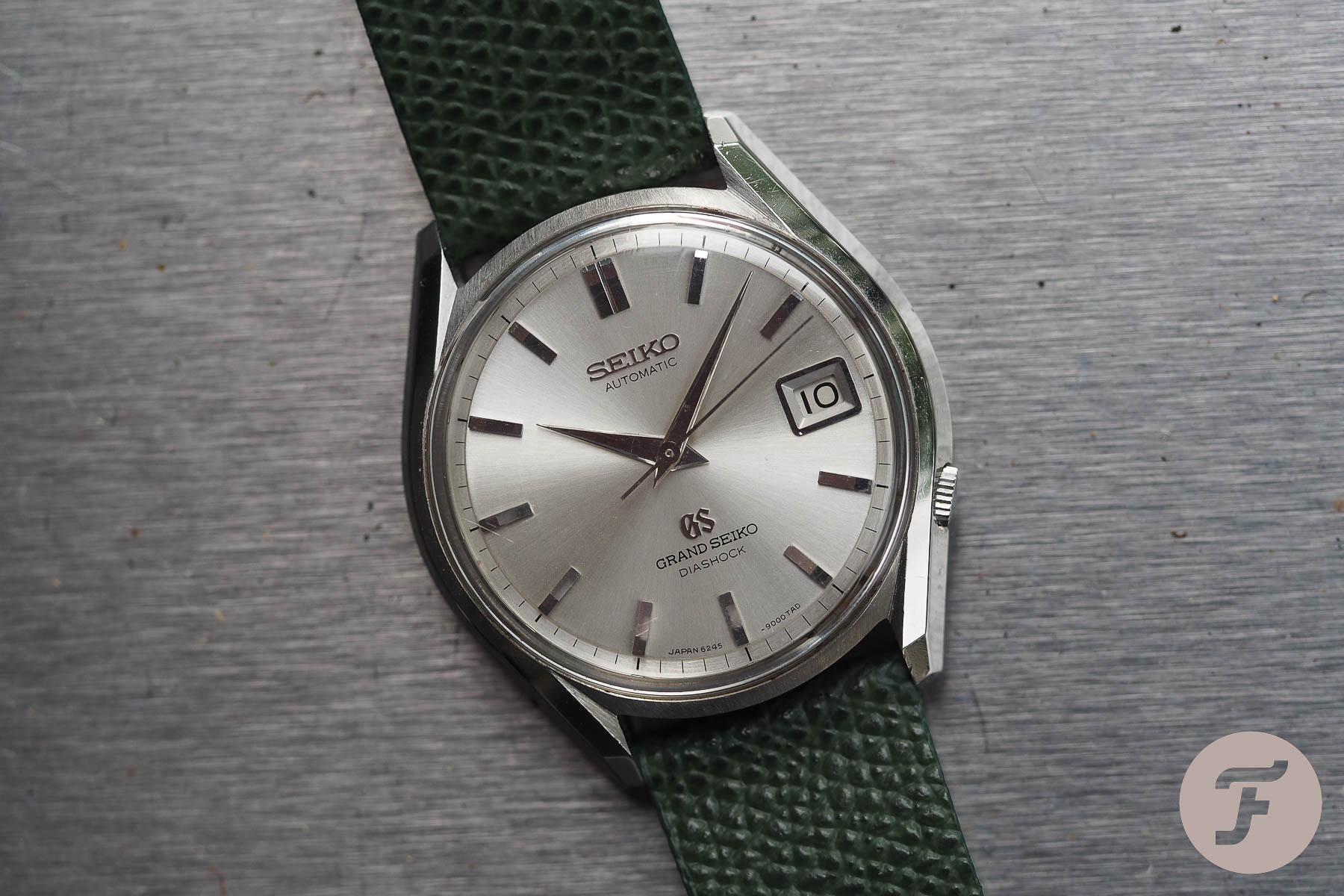 Mike’s Watch Resolutions For 2023 — A Year Of Quiet Consumption?