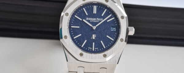 Hands-on – The Tuscan Dial Audemars Piguet Royal Oak Jumbo 16202 White Gold