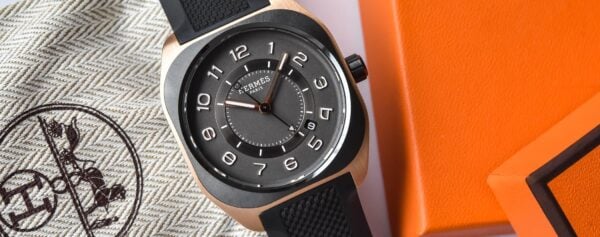 Hands-on – The Two-Tone Black & Gold Hermès H08 Watch