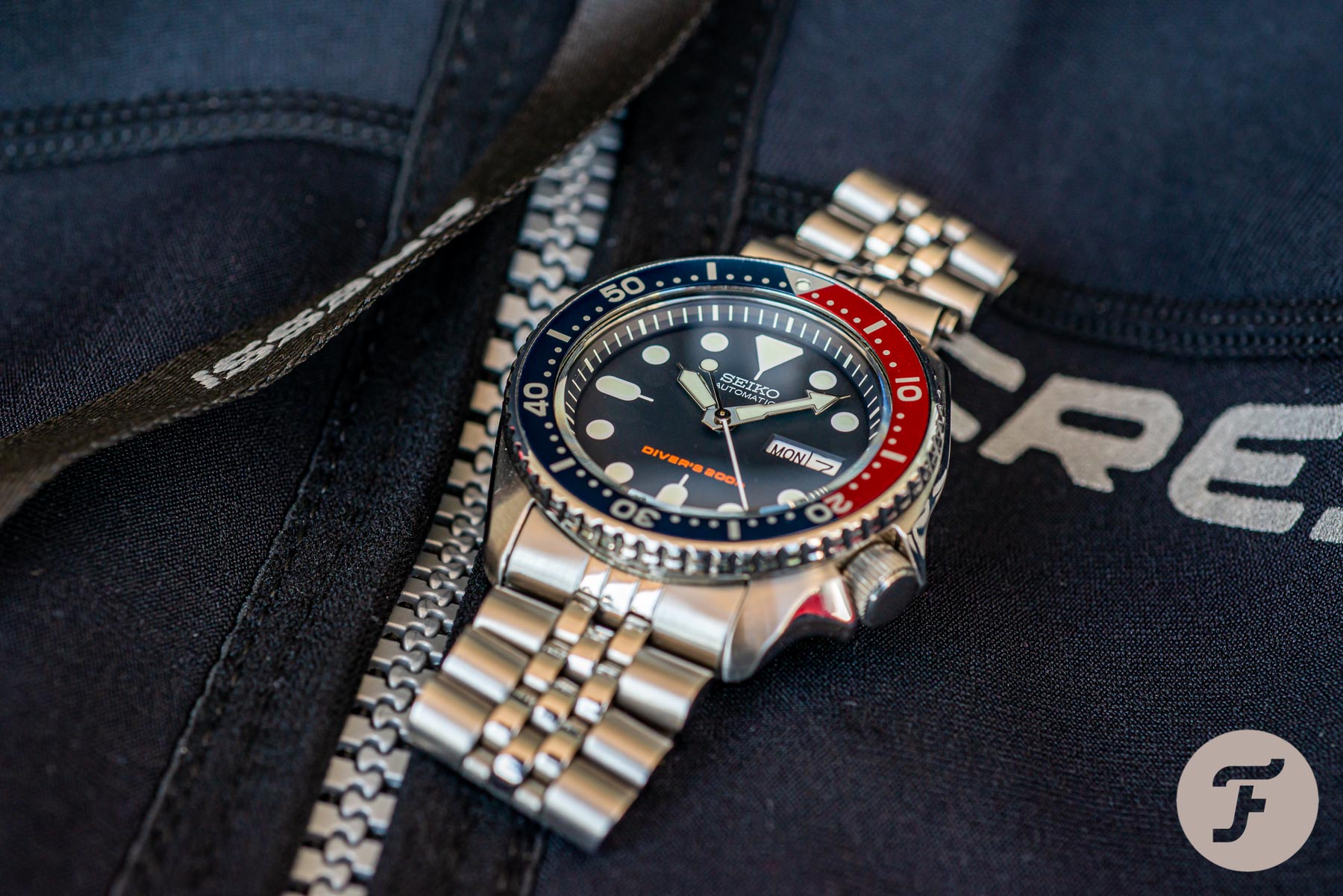 Sunday Morning Showdown: A Battle Of Seiko Divers — The Old-School SKX009 Vs. The Current SPB317