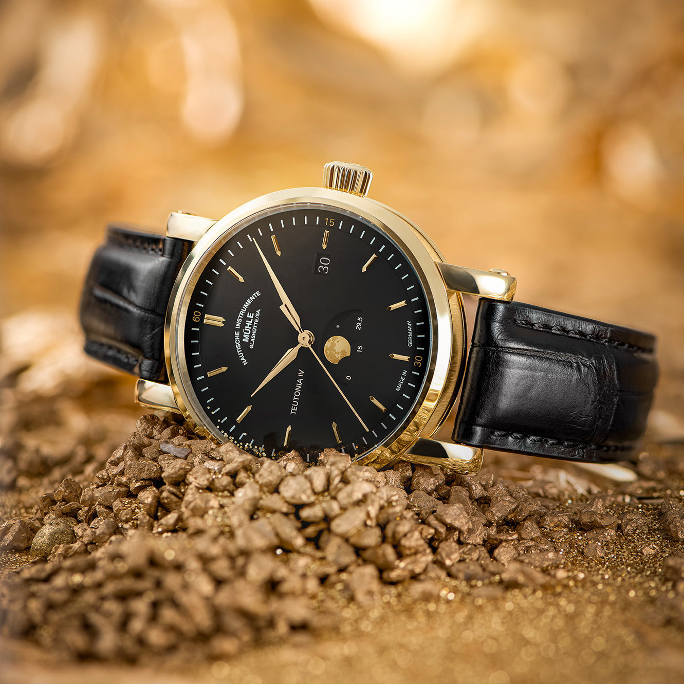 Gold All Over: Mühle-Glashütte Launches Special Edition of Teutonia IV Moon Phase