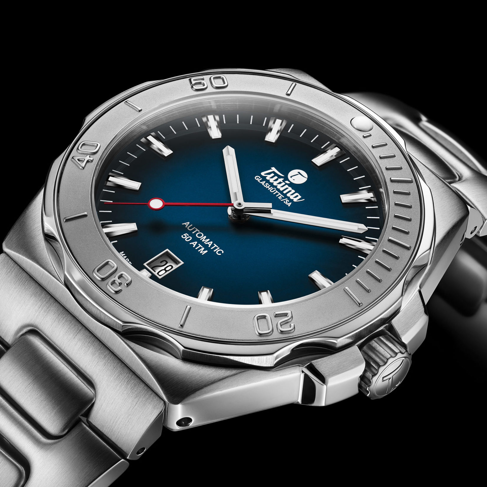 Tutima Sails On With The New M2 Seven Seas S In Dégradé Red And Blue