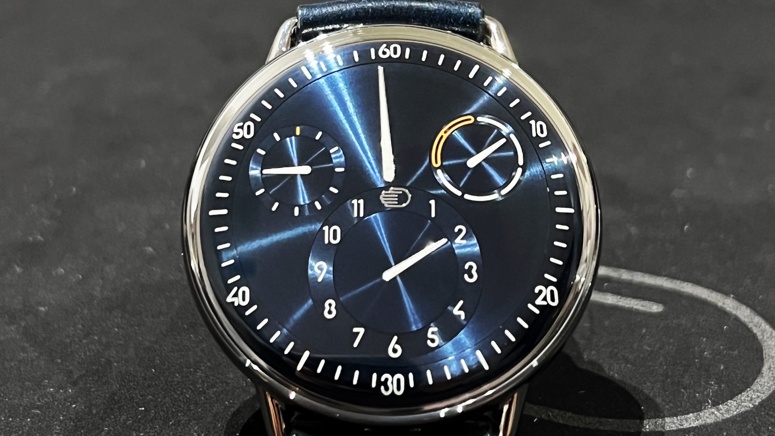 VIDEO: The new Ressence Type 8 S in Green and Ressence Type 1 Round Night Blue