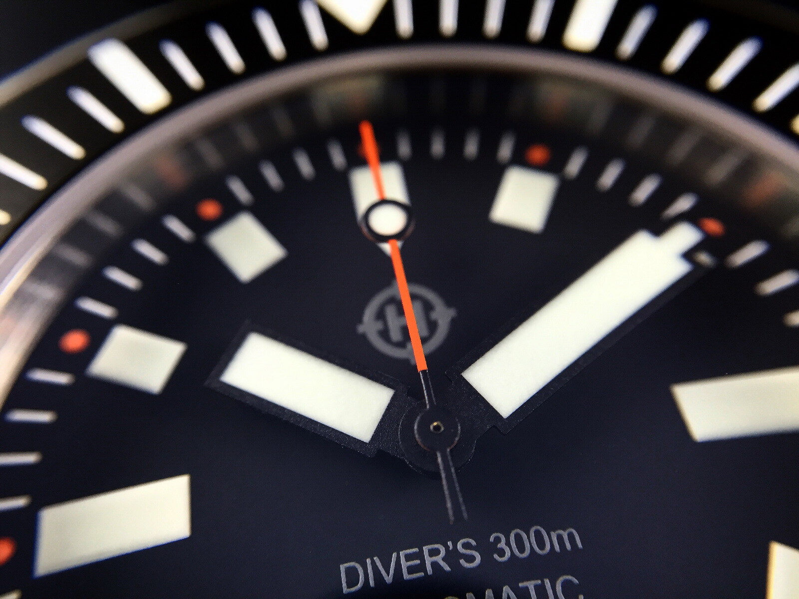 Three Cool Dive Watches For Under €300 — From Citizen, Helm, And Scurfa