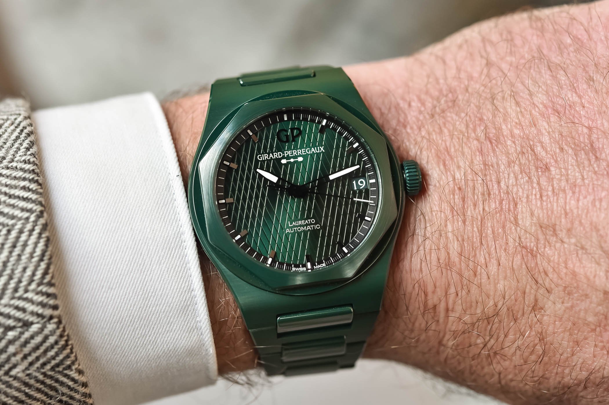 Girard-Perregaux – Laureato Green Ceramic Aston Martin Edition
