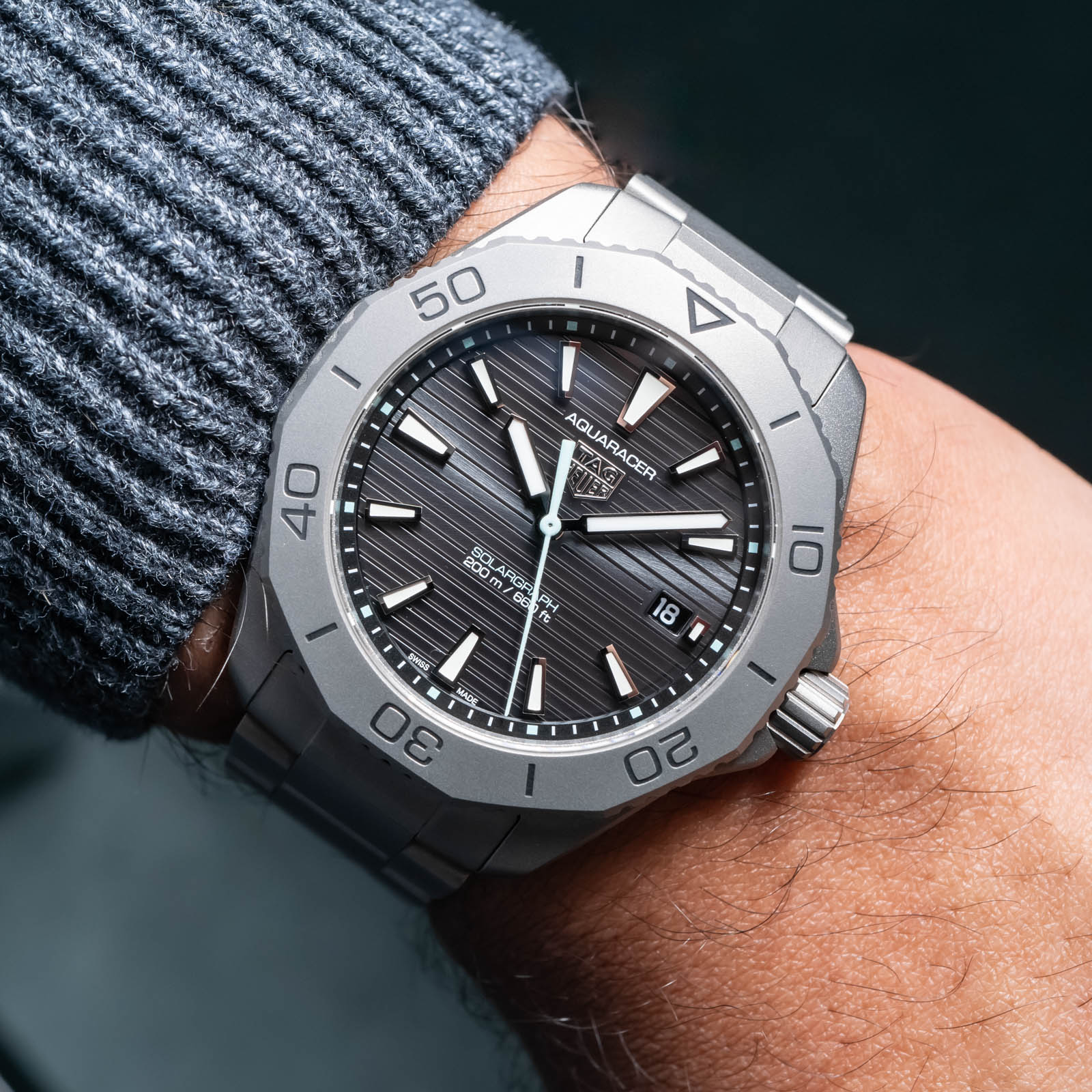 Running on Sun: A Second Look at the TAG Heuer Aquaracer Professional 200 Solargraph