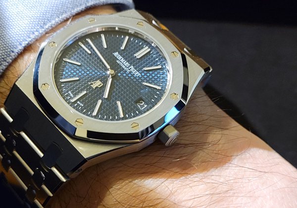 Sporty Chic – Is the Sporty Chic Watch Gonna Go Away Already?
