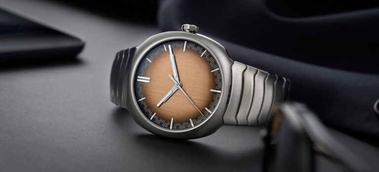 Moser & Cie. Unveils The Streamliner Centre Seconds Smoked Salmon Watch