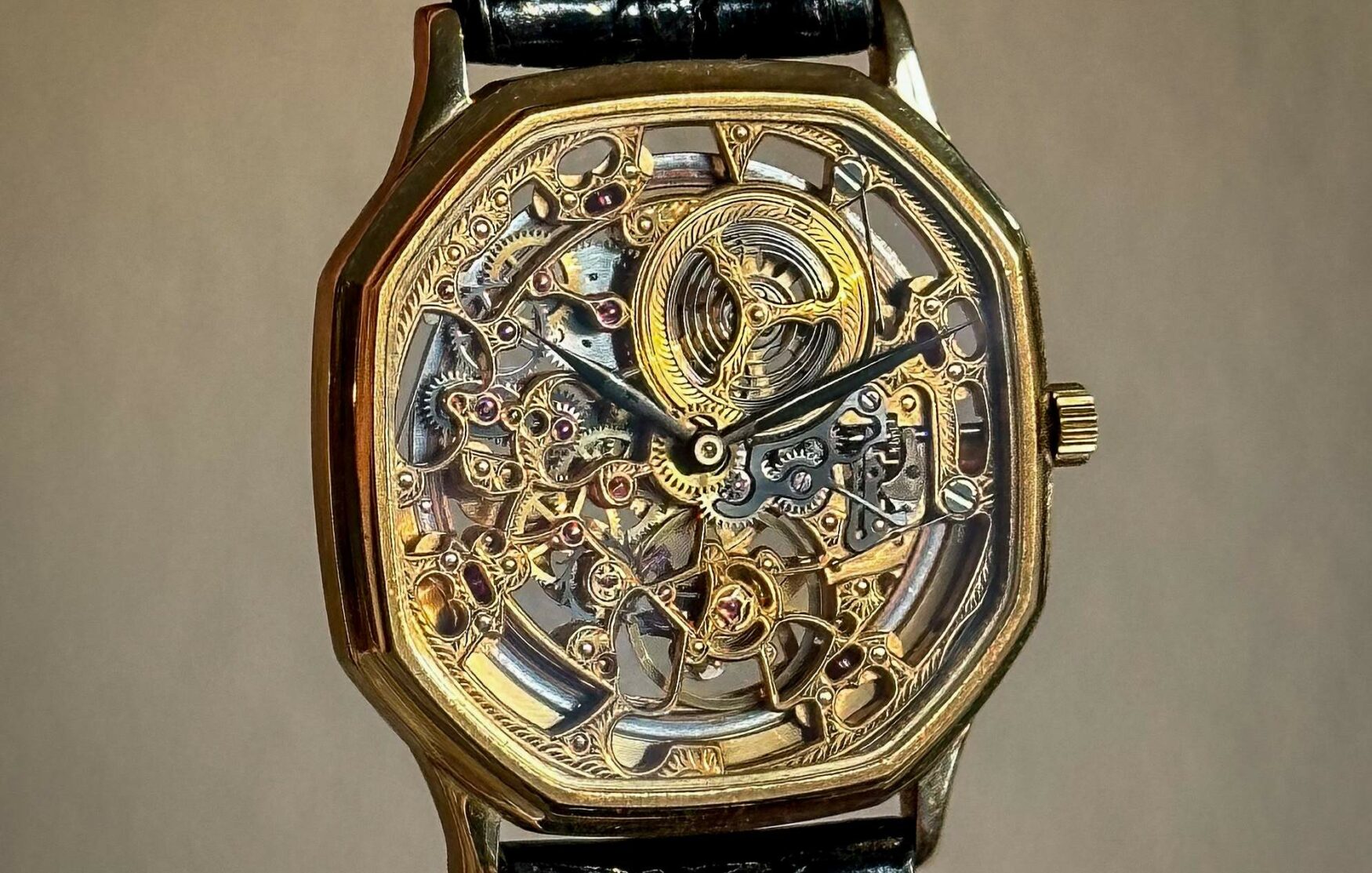 The Audemars Piguet Skeleton BA4266P002 is an intriguing vintage piece that demonstrates the brand’s history and craftmanship