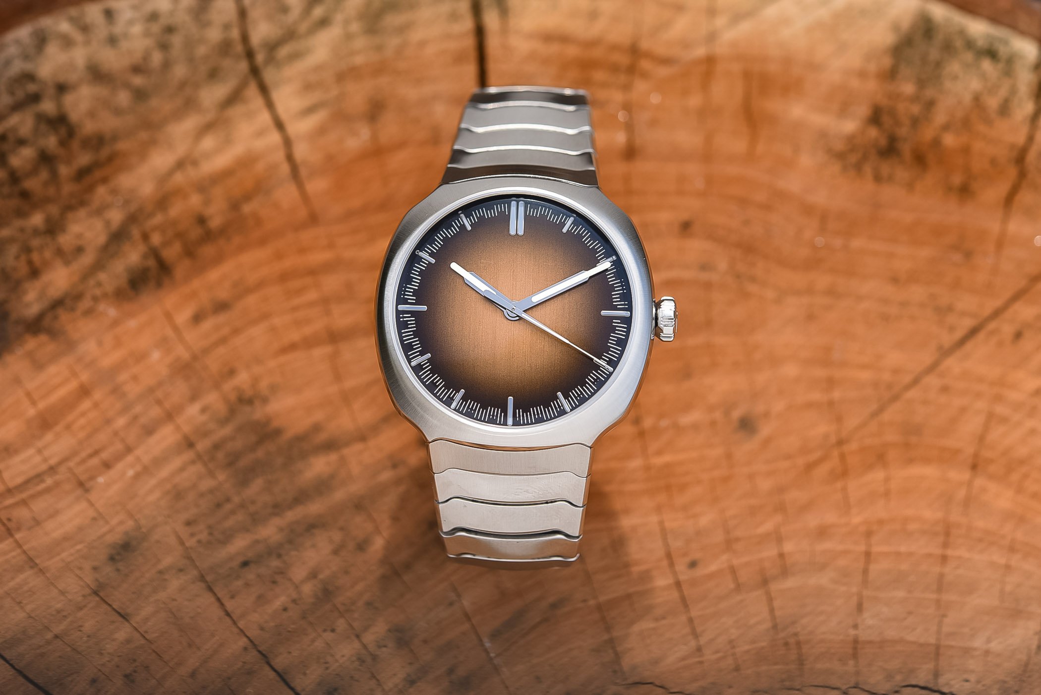Introducing H. Moser & Cie. Streamliner Centre Seconds Smoked Salmon Watch