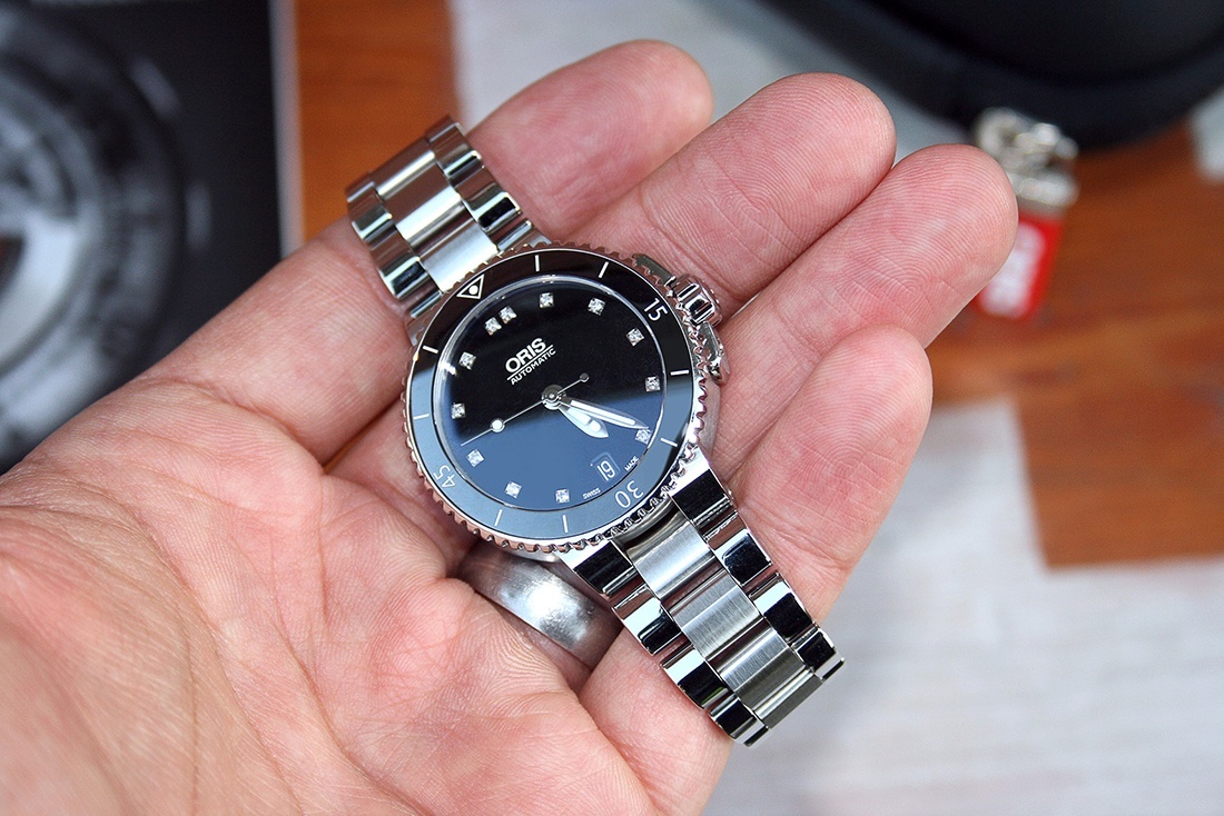 Oris Adds Some Bling to the Aquis: Hands-On with the New Aquis Date Diamonds