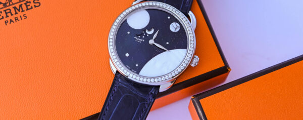 Women’s Watch Wednesday – The Cosmic Beauty Of The Hermès Arceau Petite Lune