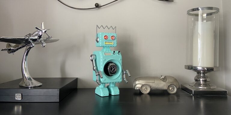 Chrome Calibre’s Retro-Bot: The World’s First Watch Winder With Personality