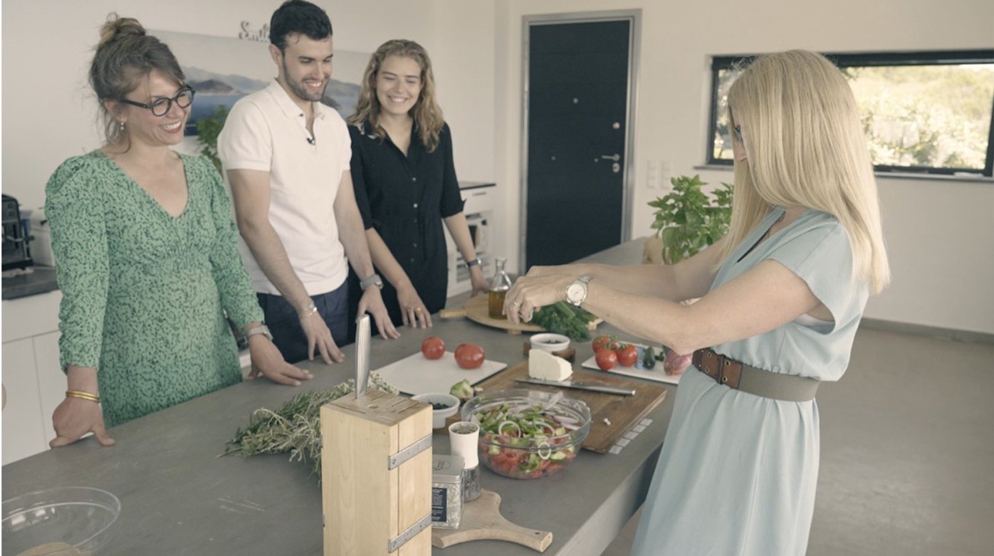 Knives Out! – Of (Greek) Food and Watches