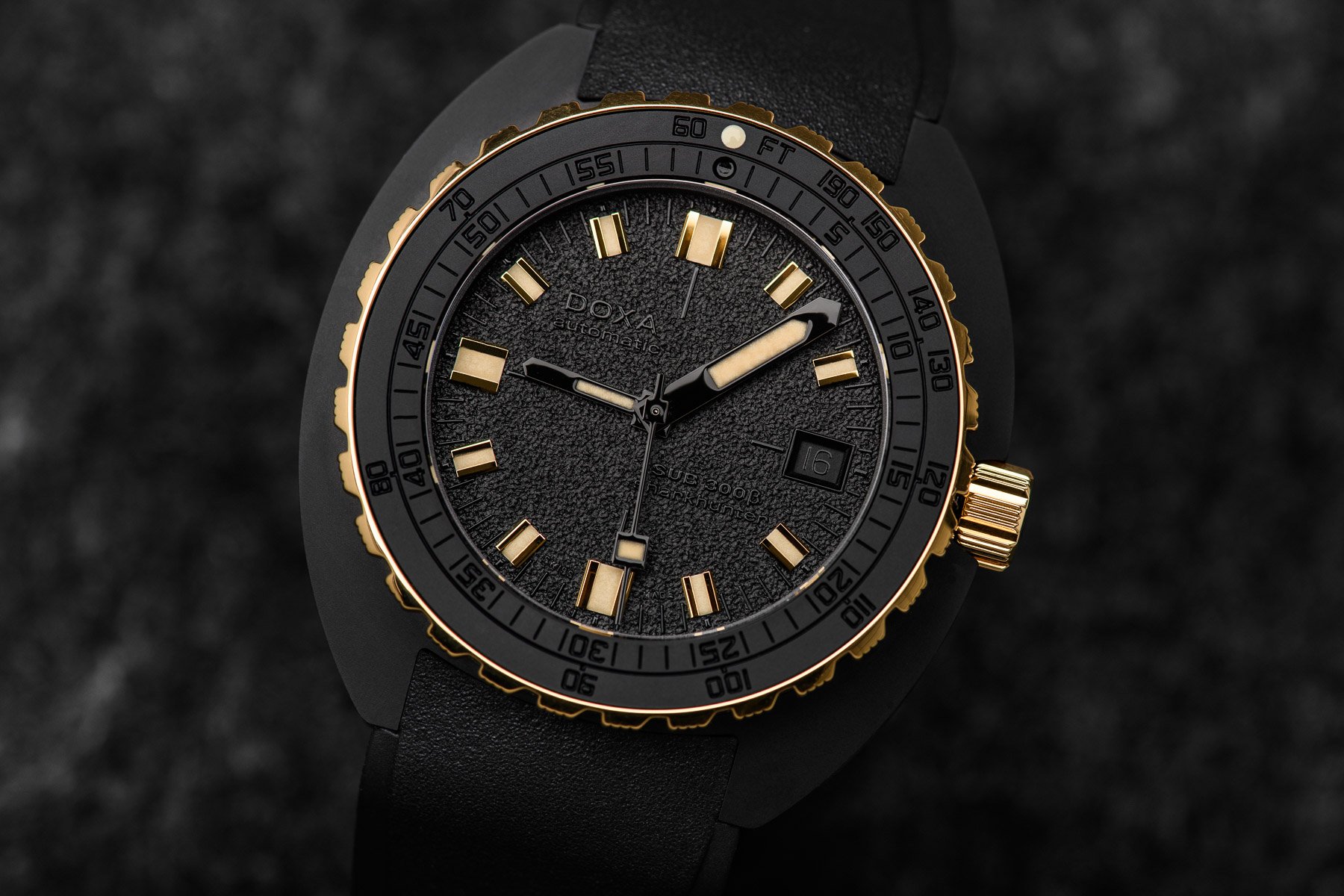 Doxa Introduces The Stealthy And Super Chic Sub 300β Sharkhunter