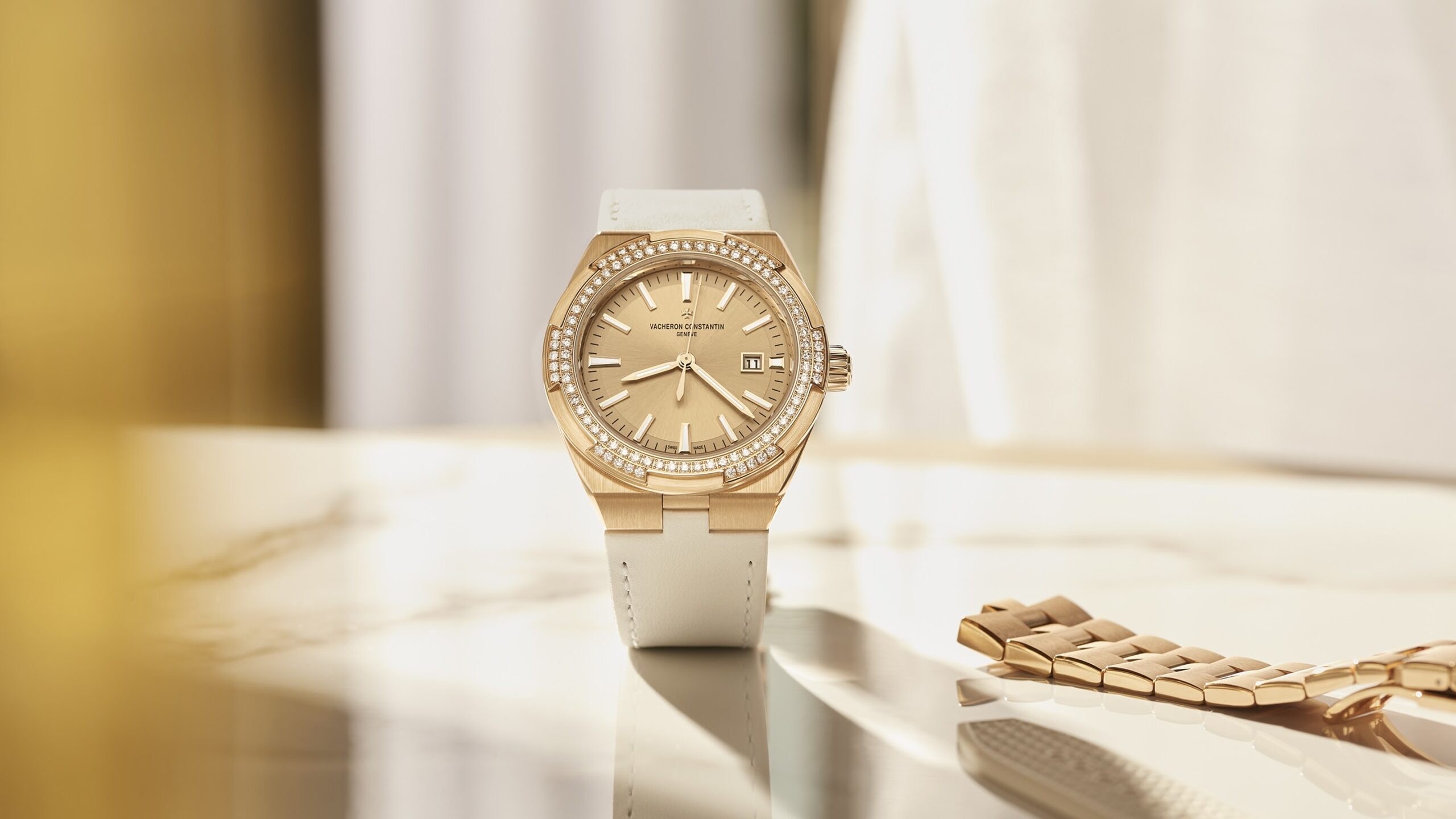 Introducing: A New 35mm Vacheron Constantin Overseas In Pink Gold With Diamonds – And A Bit More