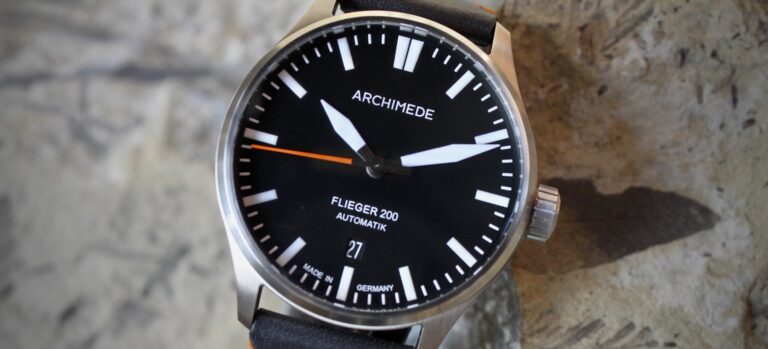 Watch Review: Archimede Pilot 200