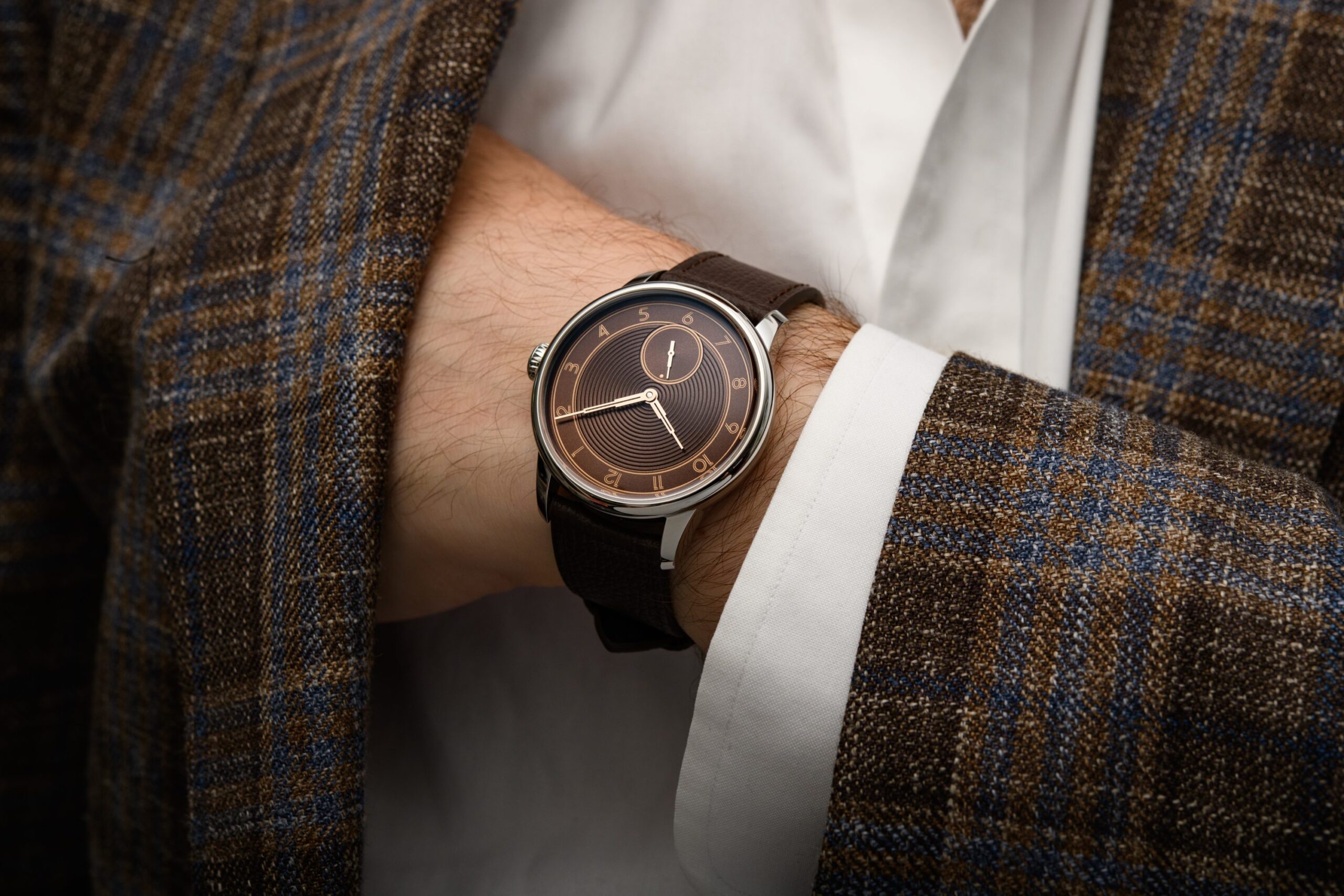 Simplicity With An Art Deco Twist: La Petite Seconde Metropolis Louis Erard x The Horophile