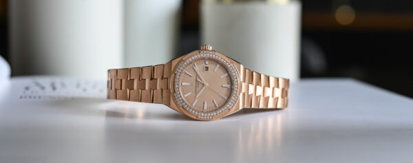 First Look – The Gold Allure of the New Vacheron Constantin Overseas Self-Winding 35mm