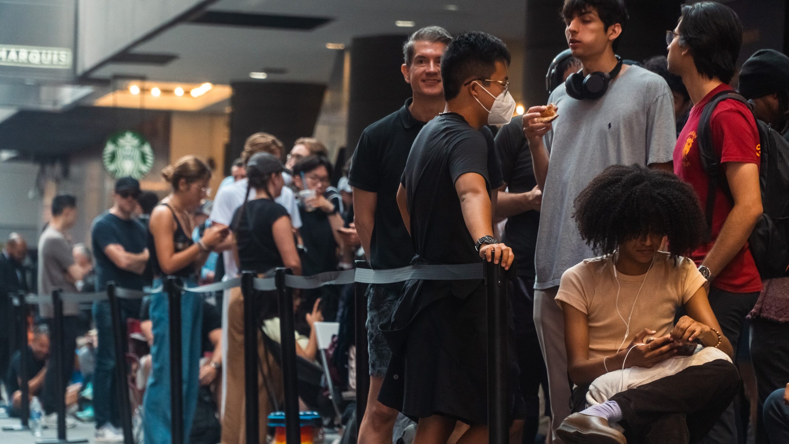 Photo Report: MoonSwatch Déjà Vu: Lines Form In NYC For The Launch Of The Blancpain X Swatch Scuba Fifty Fathoms