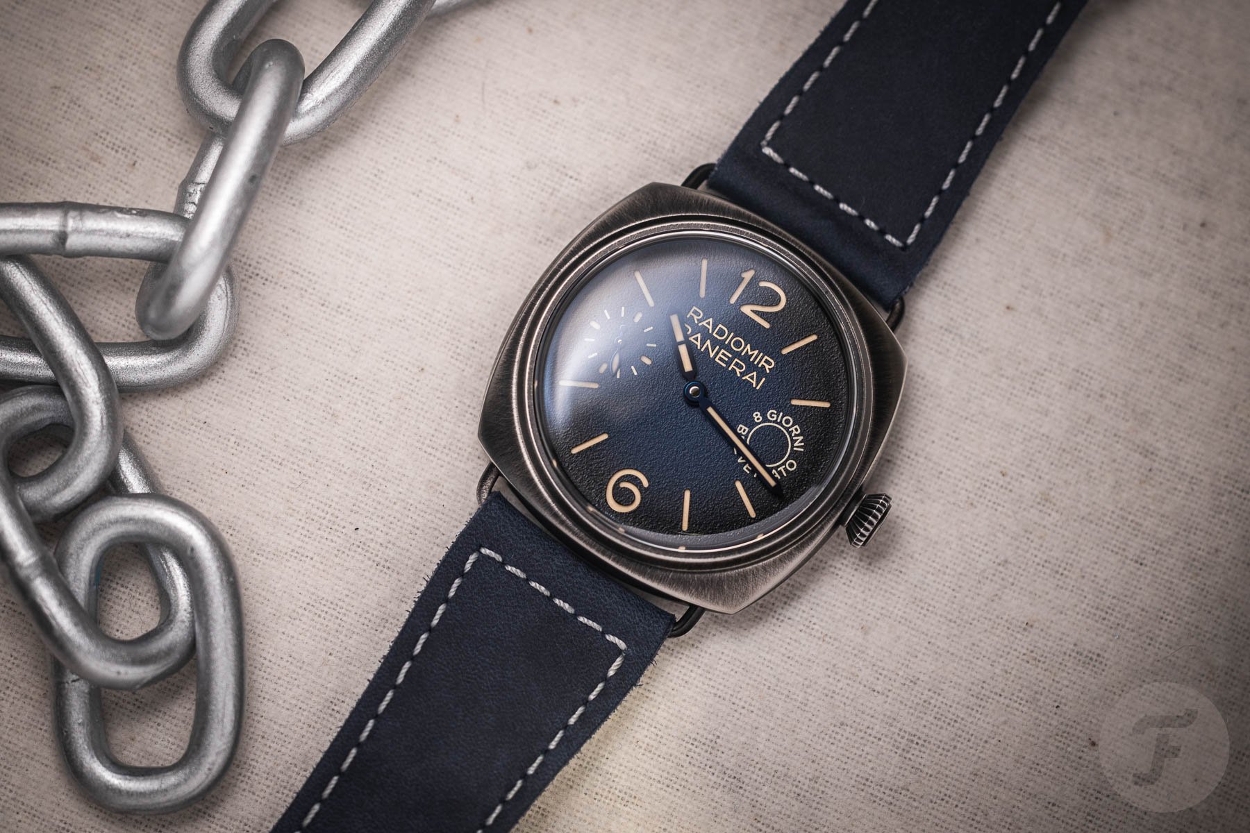 Sunday Morning Showdown: Neo-Vintage Panerai Radiomir PAM00210 Vs. Modern PAM01348