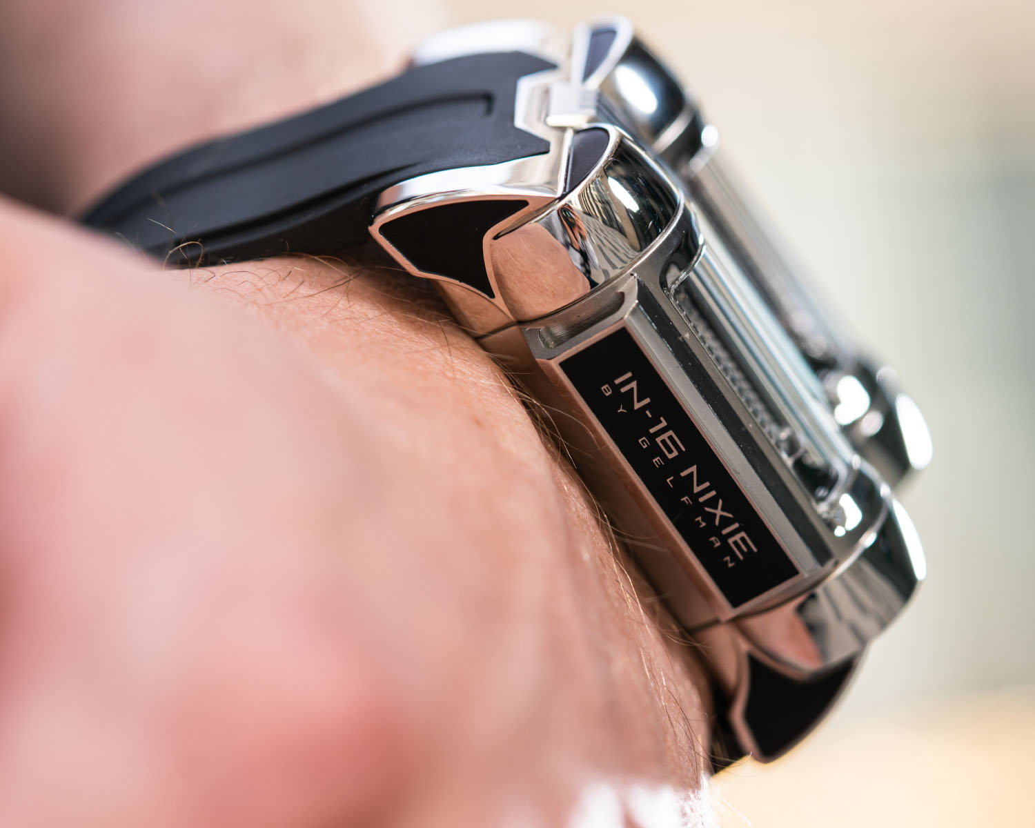 The Gelfman IN-16 Nixie Watch: A Retrofuturistic Timepiece