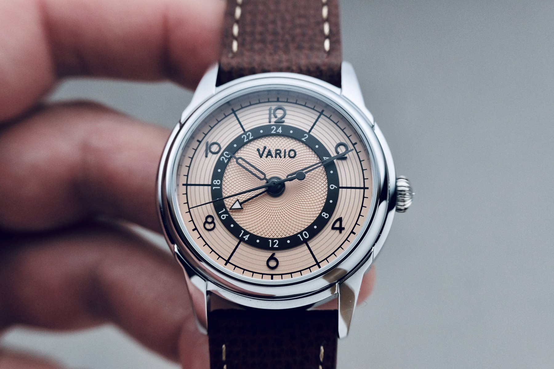 Hands-On: The New Vario Empire GMT — A 1920s-Inspired Travel Watch