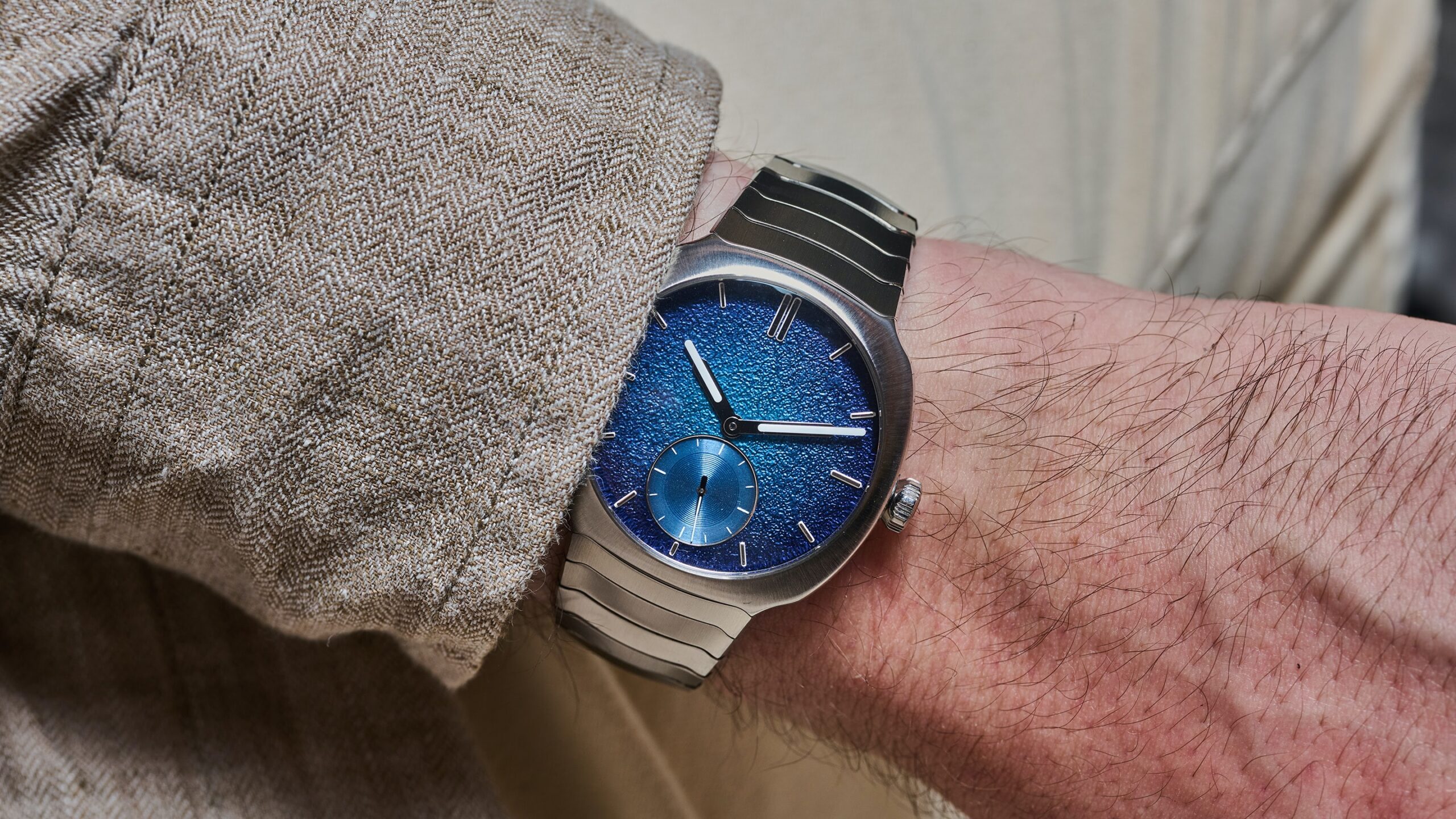 Introducing: H. Moser’s Streamliner Is Back In A Smaller, Refined Case (Live Pics)