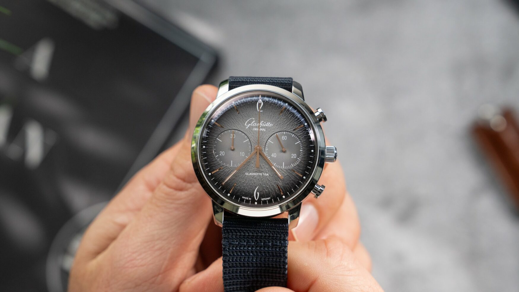 The Glashütte Original Sixties Chronograph Annual Edition 2023 is a subtle tribute to the Swinging Sixties