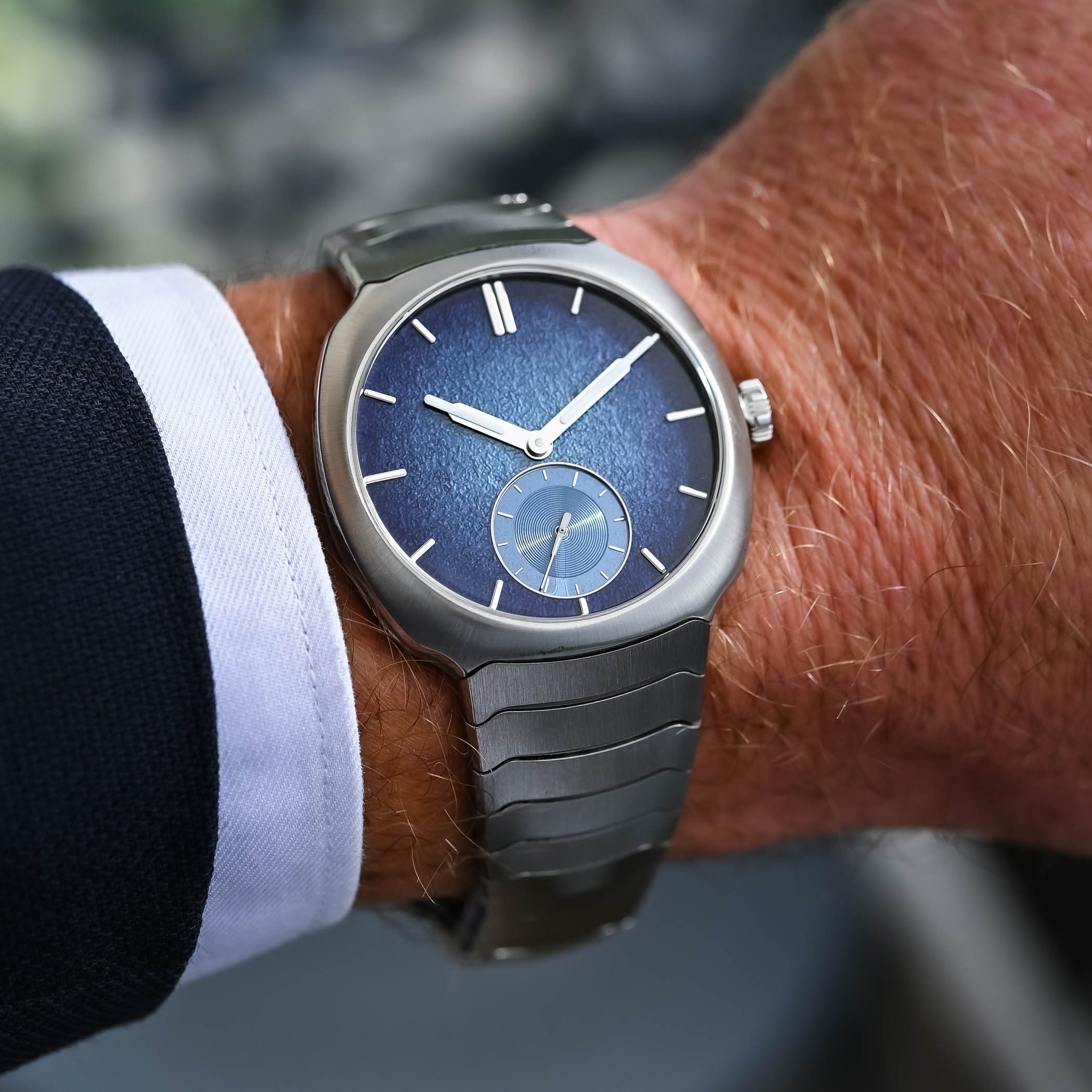 H. Moser Thins Streamliner with New Micro-Rotor