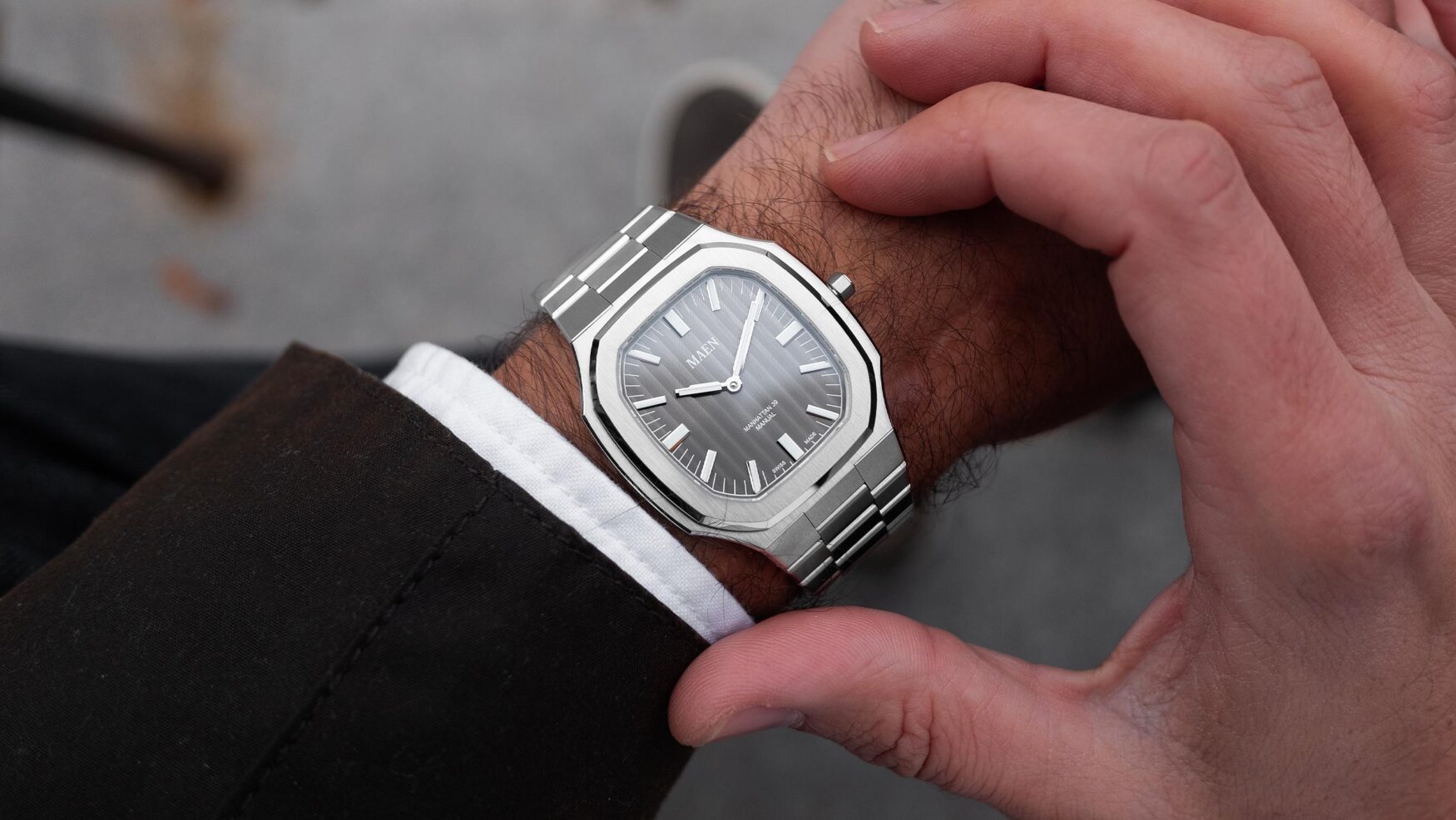 The Maen Manhattan 39 takes its ’70s inspo bigger and slimmer