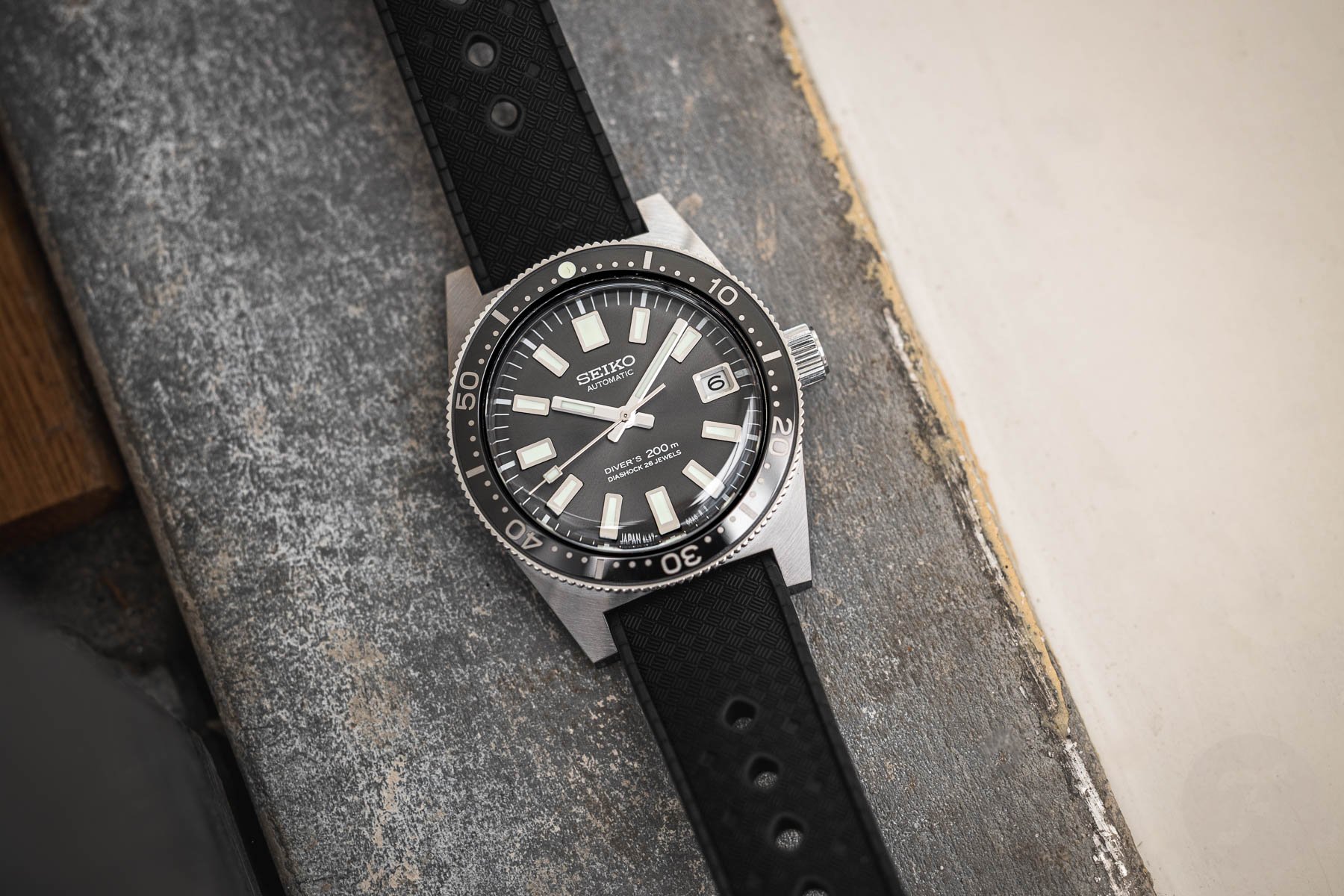 Sunday Morning Showdown: Seiko SJE093 Vs. Airain Sous-Marine