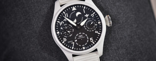 Buying Guide – Embracing the Winter Cold with Six Icy-White Watches