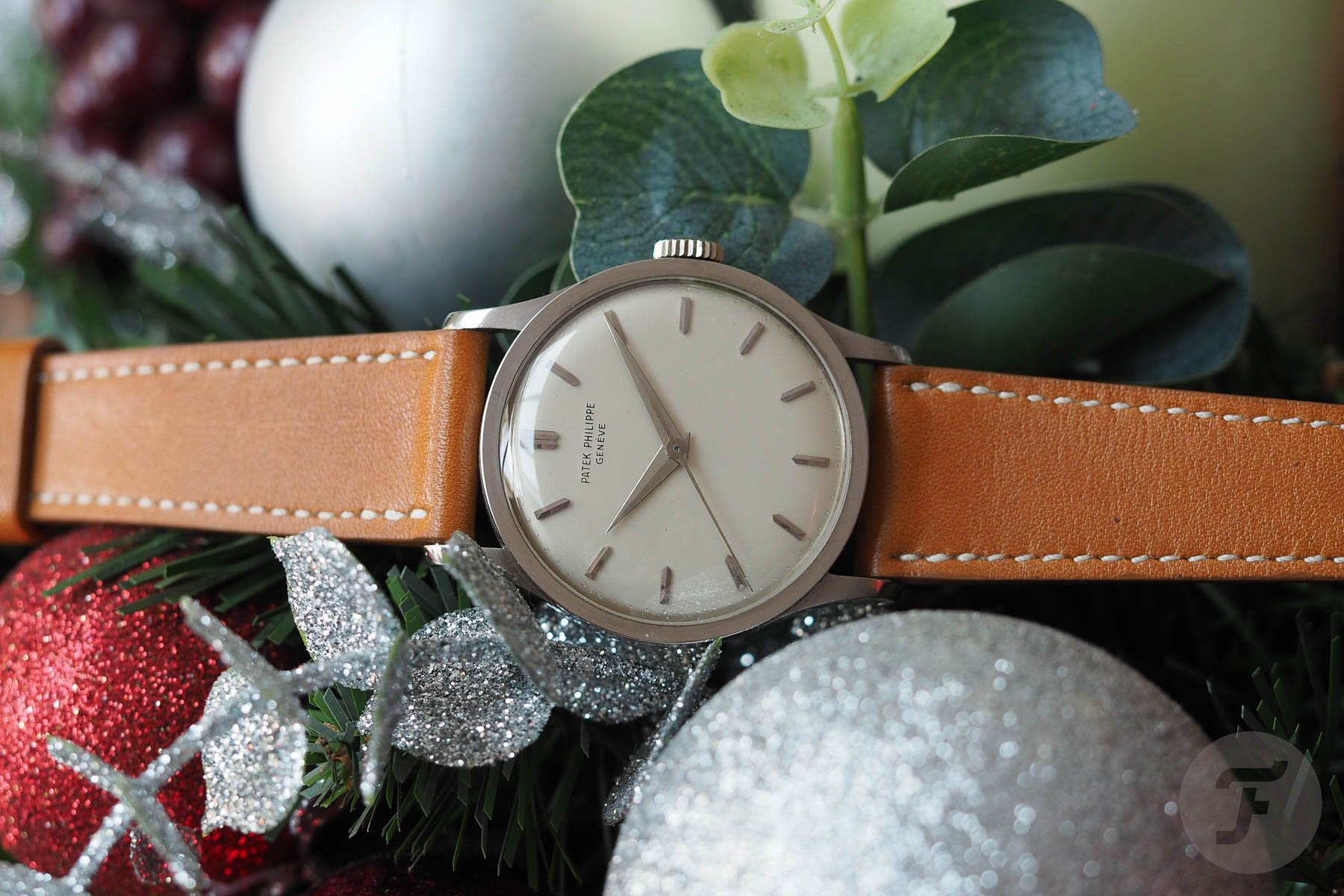 Fratello Christmas Special — The Patek Philippe Calatrava 570