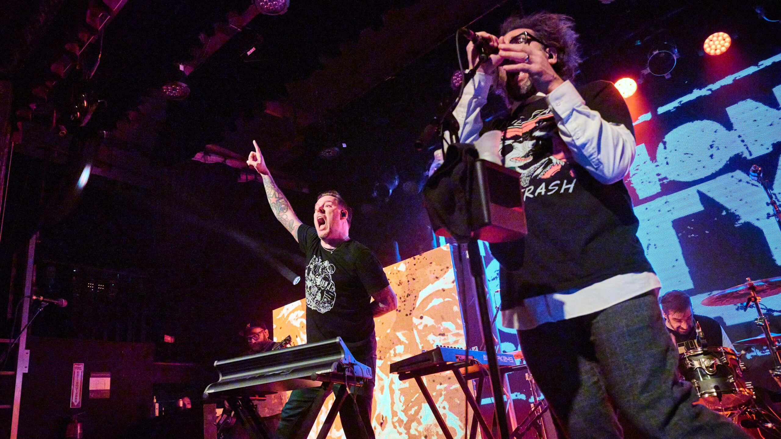 Watch Spotting: Jesse Mack Johnson, Keyboardist For Motion City Soundtrack, Wearing A Rolex ‘Starbucks’ Submariner On Stage