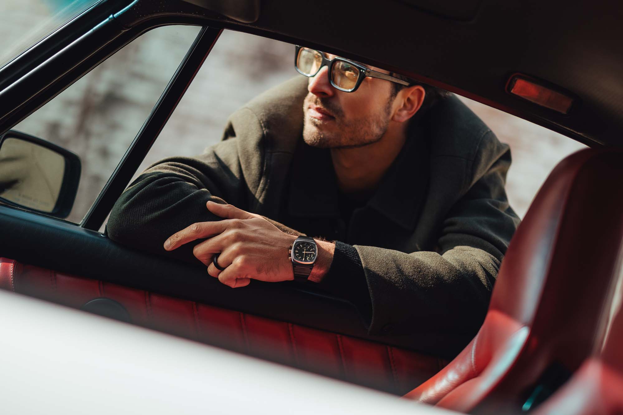 Lookbook: Keeping It Classic with the Brew Metric Black & Gold Carbon