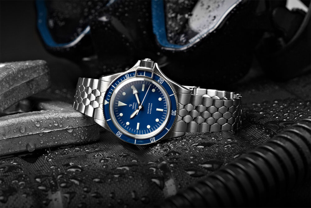Yema dresses up with the elegant Superman Slim CMM.20