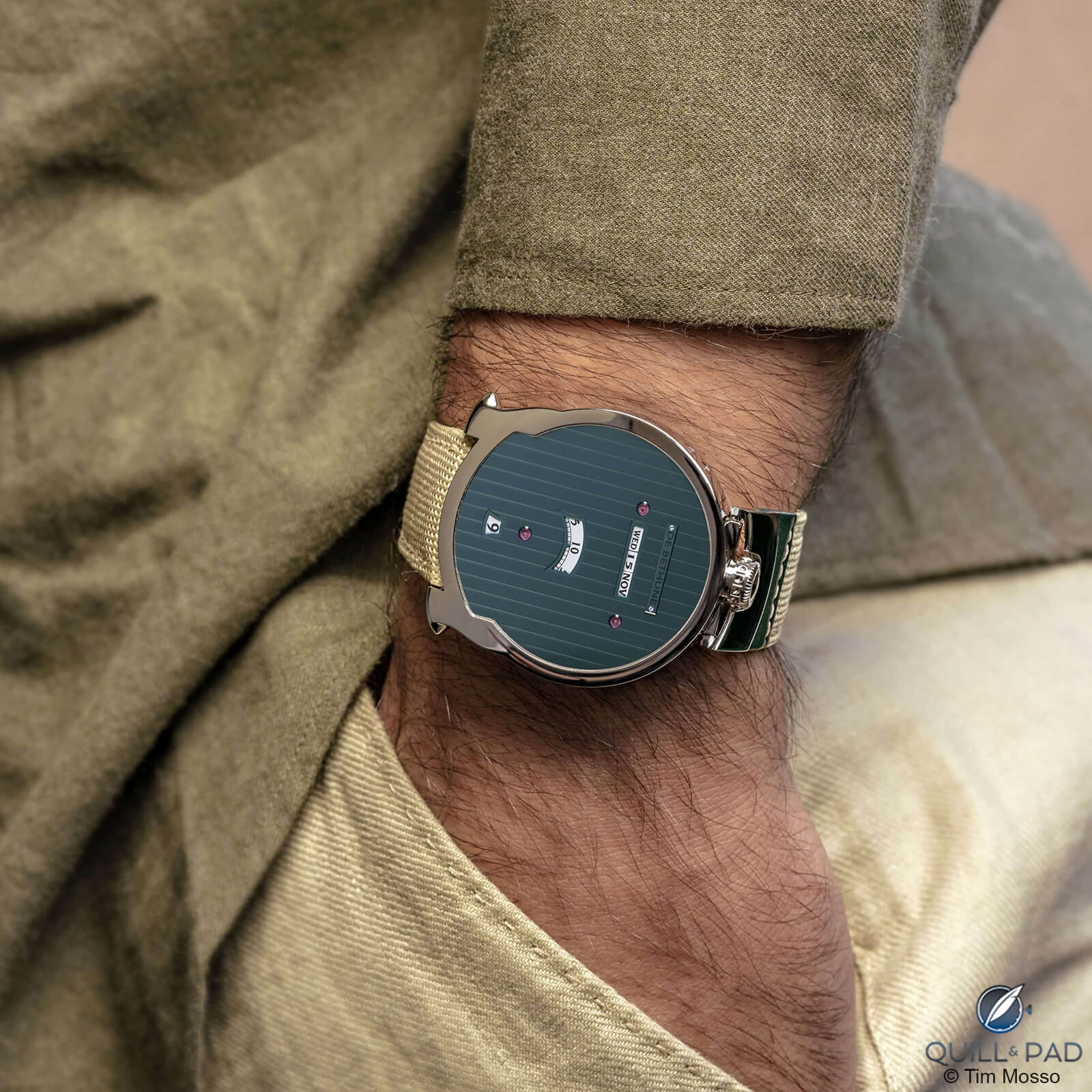 De Bethune DBD Re-Edition Evergreen Reviewed by Tim Mosso